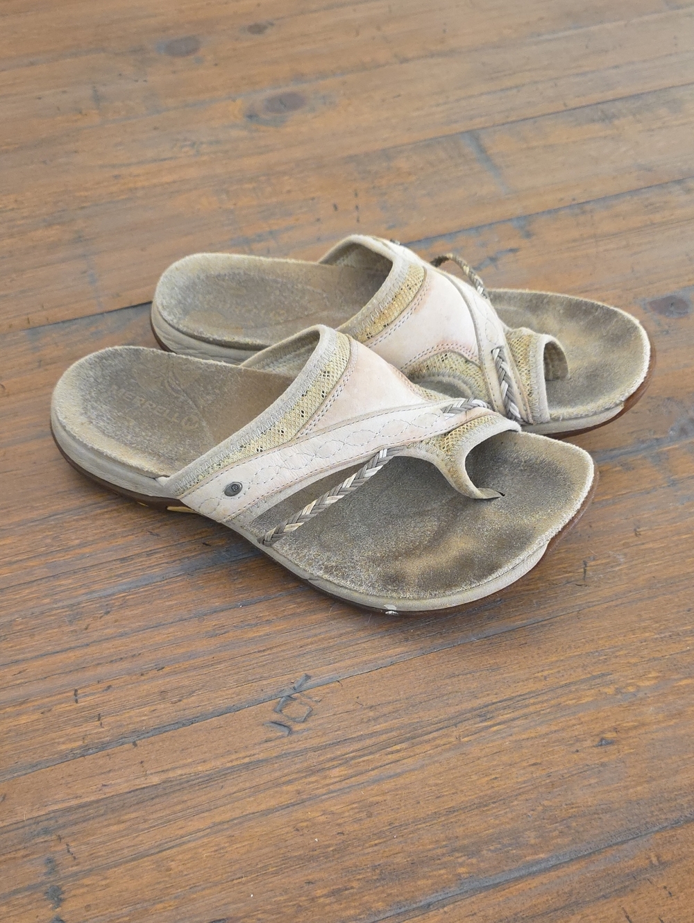 Merrell Casual Slip-On Thong Sandals in Beige